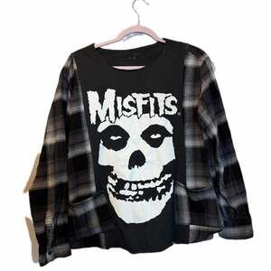 Misfits flannel side up cycle shirt has two pockets well loved
